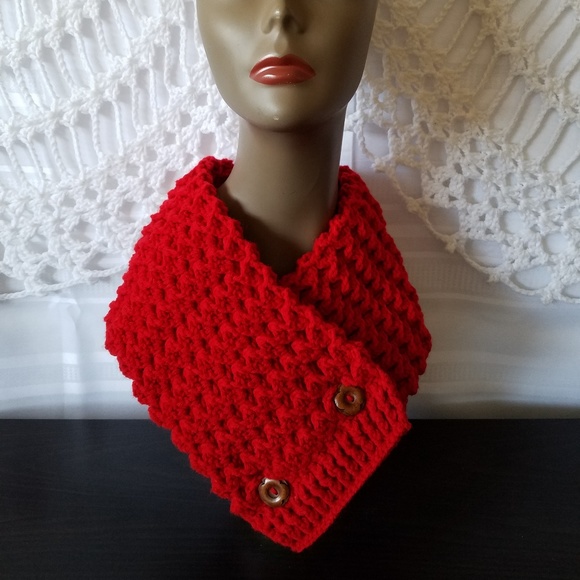 Scarf, Cowl - Picture 1 of 4